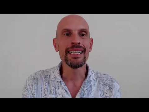 Enrique Cabezas hablando sobre vulnerabilidad y ternura